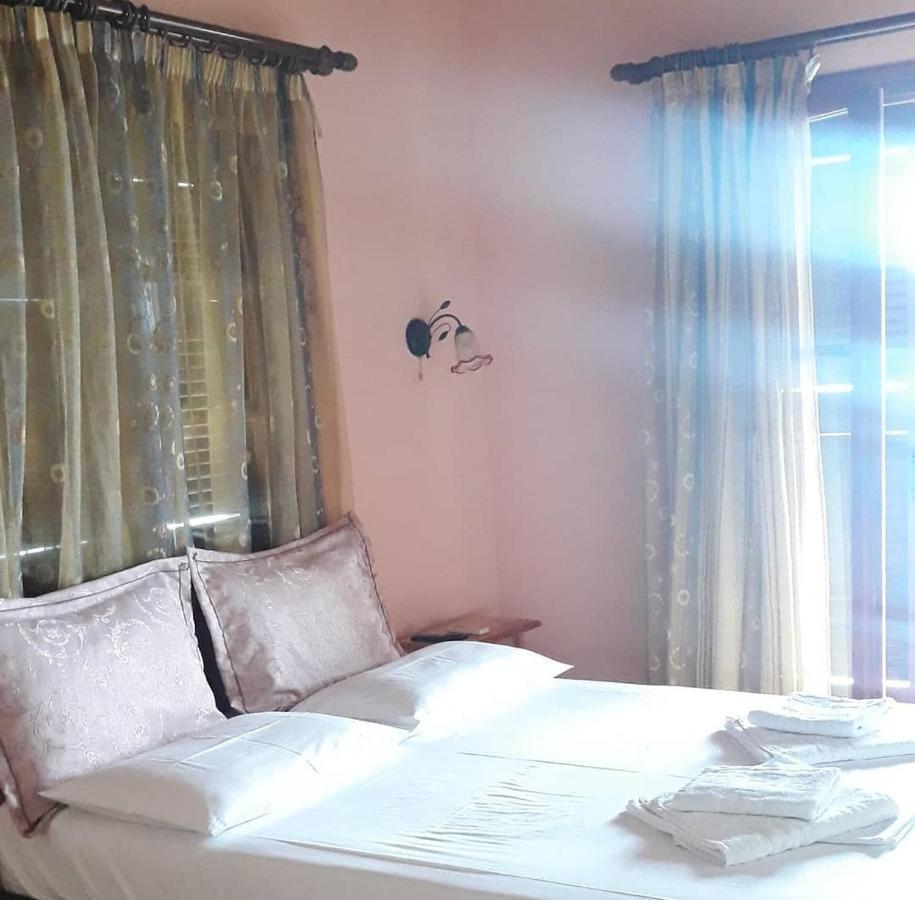 Violetta Studios & Apartments Милина Екстериор снимка