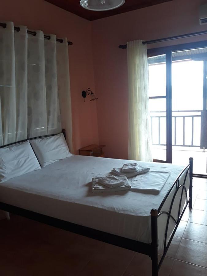 Violetta Studios & Apartments Милина Екстериор снимка