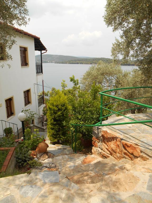 Violetta Studios & Apartments Милина Екстериор снимка
