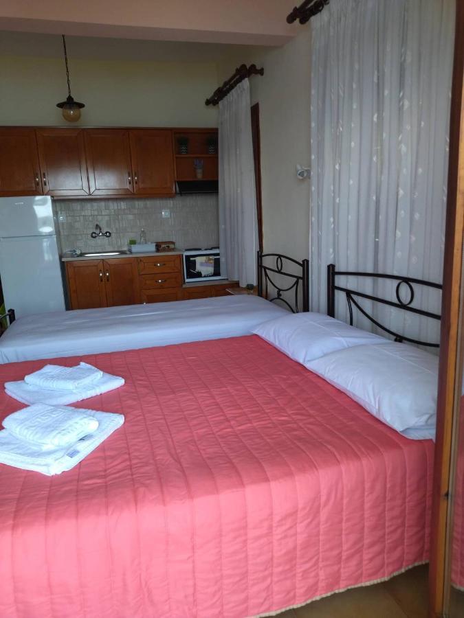 Violetta Studios & Apartments Милина Екстериор снимка