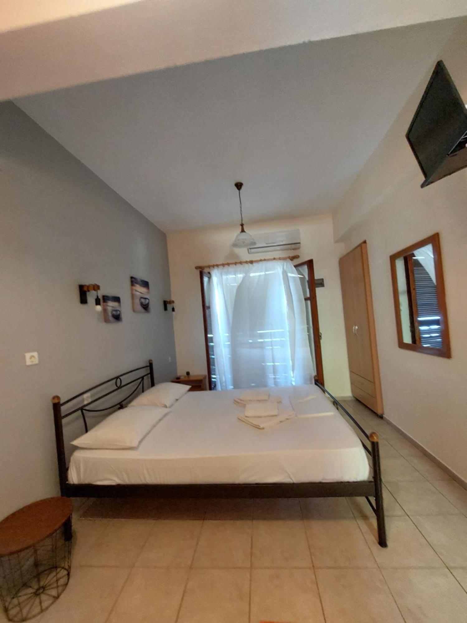 Violetta Studios & Apartments Милина Екстериор снимка