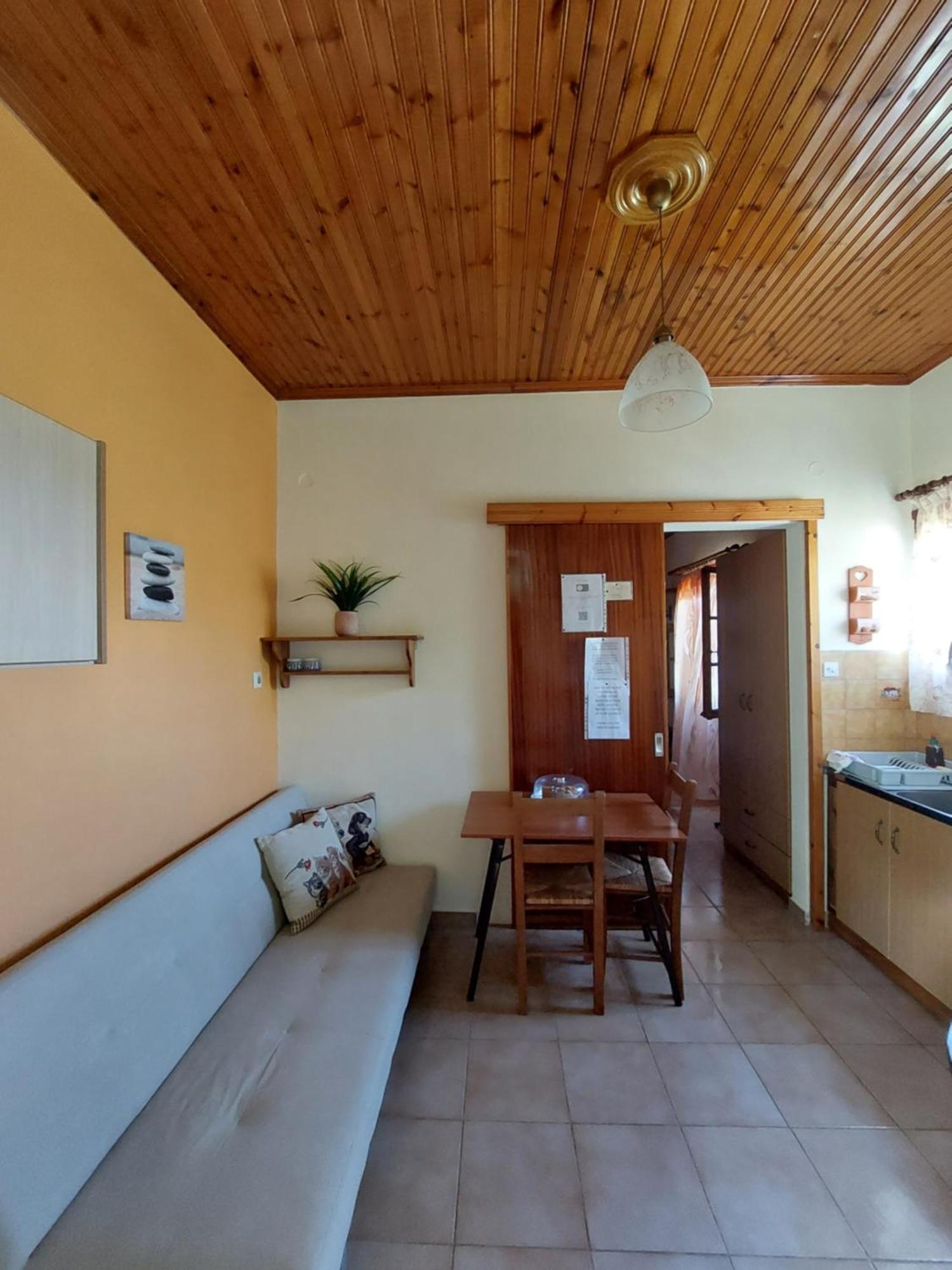 Violetta Studios & Apartments Милина Екстериор снимка