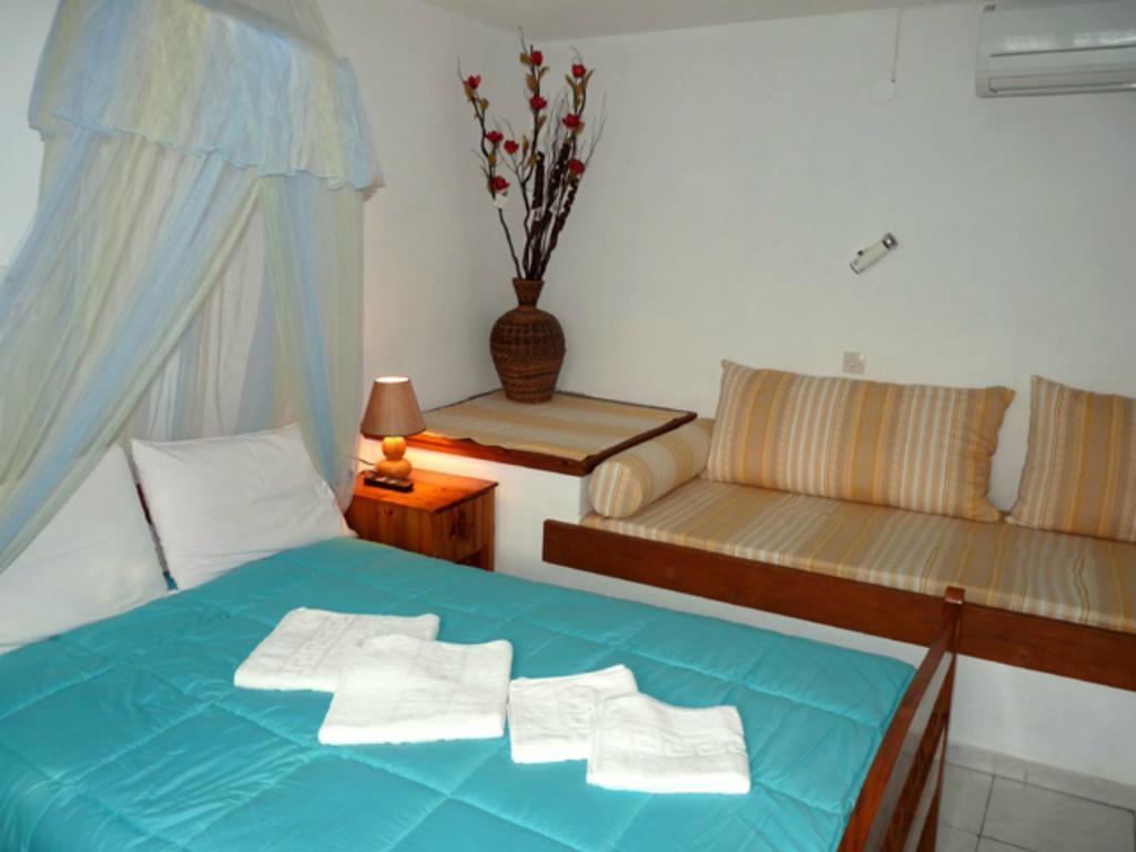 Violetta Studios & Apartments Милина Екстериор снимка